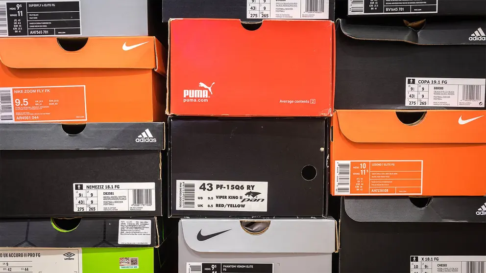 Cajas de zapatillas de Nike, Adidas y PUMA