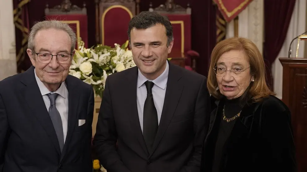 Bruno Garc&iacute;a, junto a Rafael Benot y Josefina Junquera | FOTO: Jos&eacute; Antonio Pliego para ElMIRA