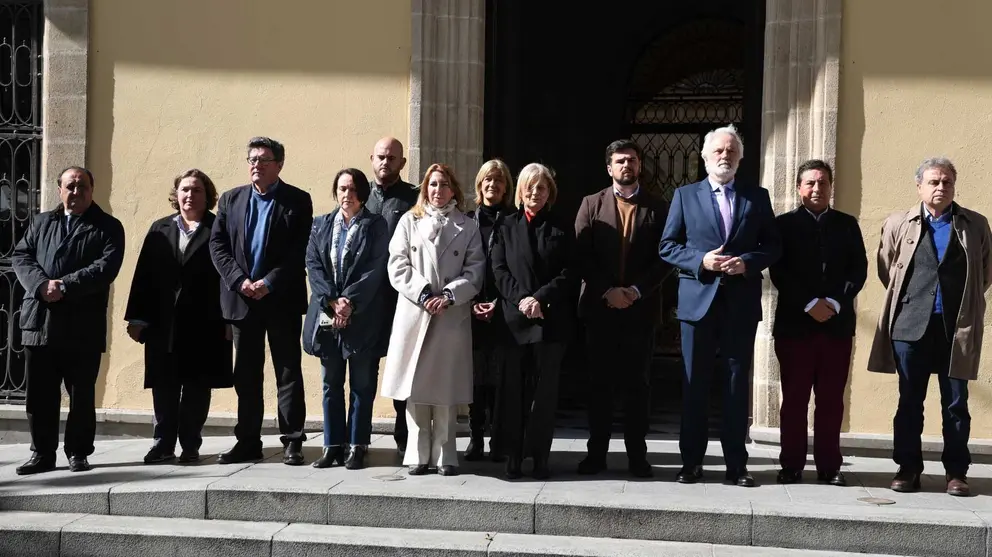 Minuto de silencio por las v&iacute;ctimas del incendio de Valencia | Cristo Garc&iacute;a