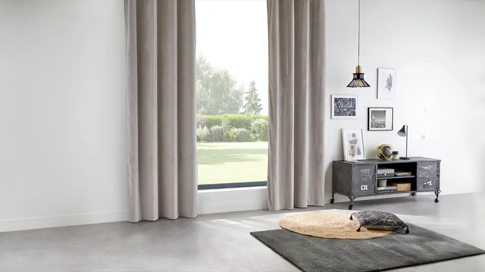 Cortina opaca de terciopelo con ojales de Leroy Merlin