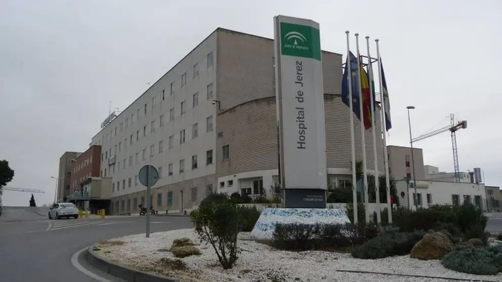 2 personas atrapadas tras un incendio de madrugada en una vivienda de Jerez