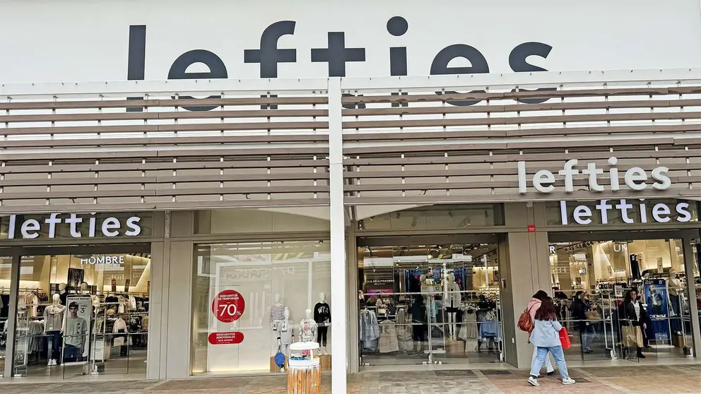 Tienda Lefties en Jerez - Cristo Garc&iacute;a para El MIRA