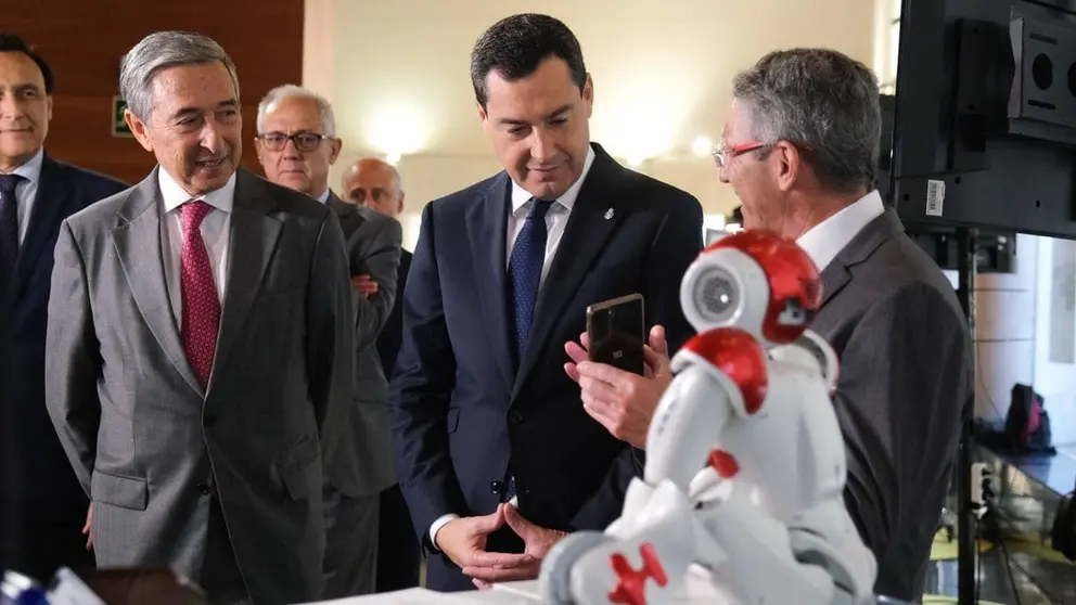 Juanma Moreno, durante una visita al CTA