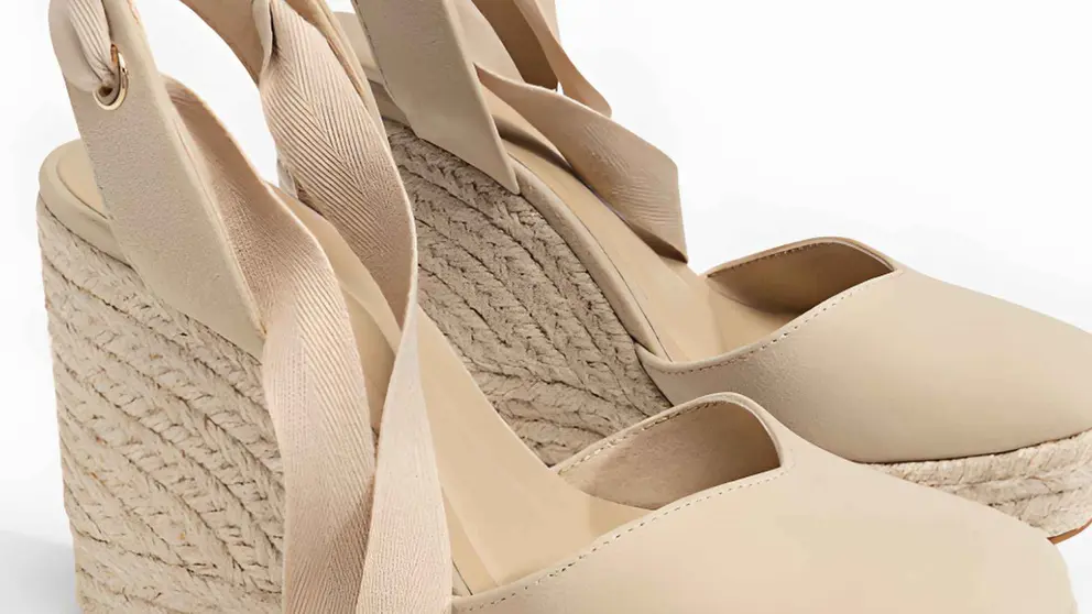 Alpargatas de cu&ntilde;a, yute y ajuste trenzado de Stradivariaus