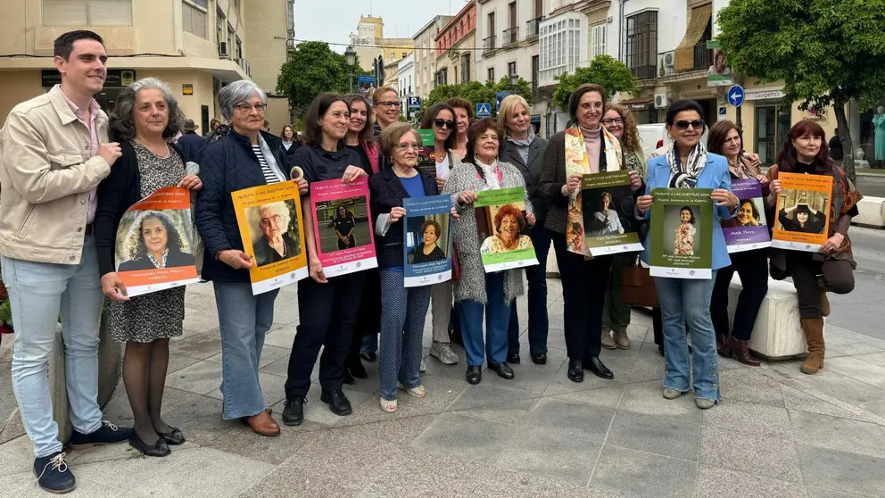 Inauguraci&oacute;n de la exposici&oacute;n de banderolas 'Tributo a las Nuestras' | Rafa Dom&iacute;nguez