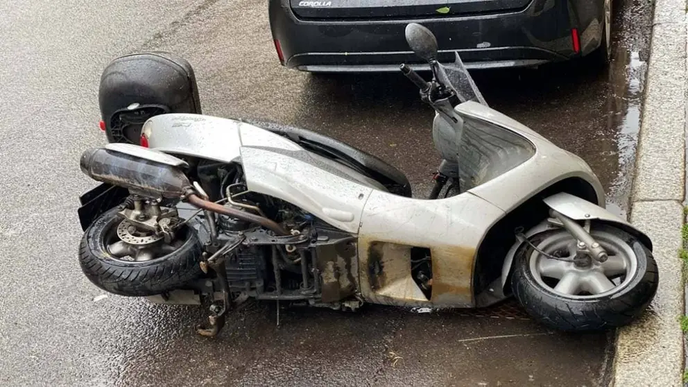 Moto accidentada en una imagen de archivo