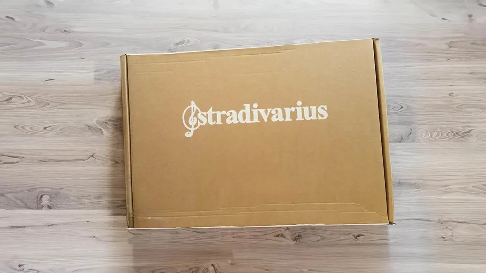 Caja de calzado de Stradivarius