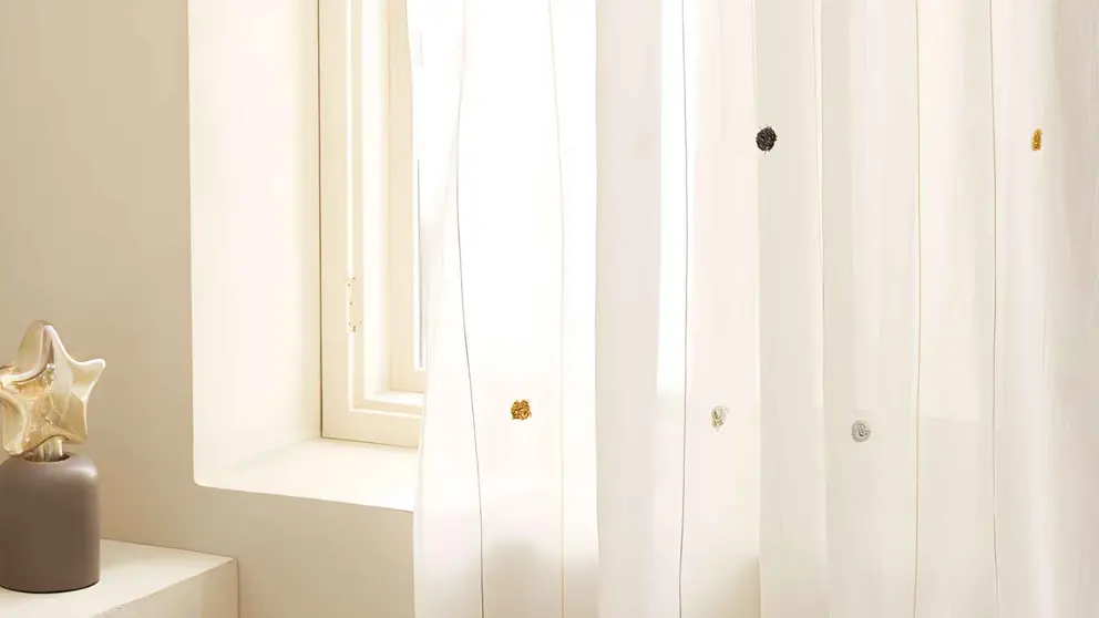 Cortina con pompones de Zara Home
