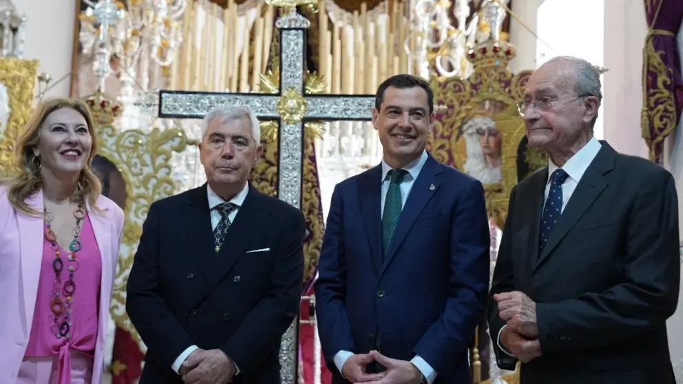 Juanma Moreno en la Hermandad del Cautivo de M&aacute;laga