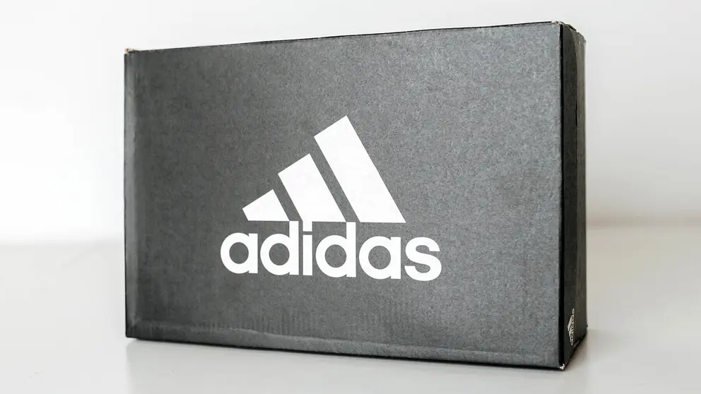 Caja de calzado ADIDAS