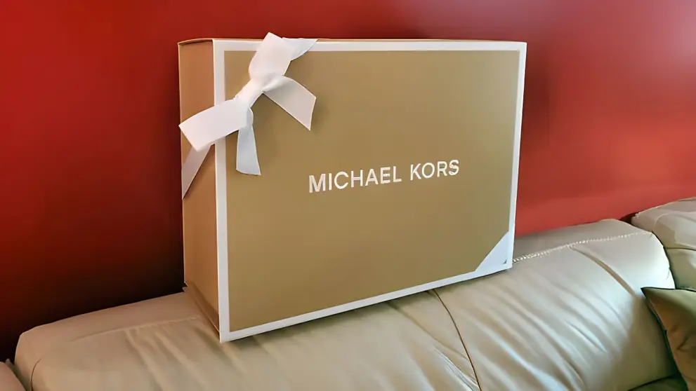 Caja de Michael Kors