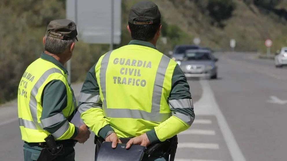 Guardias civiles de tr&aacute;fico