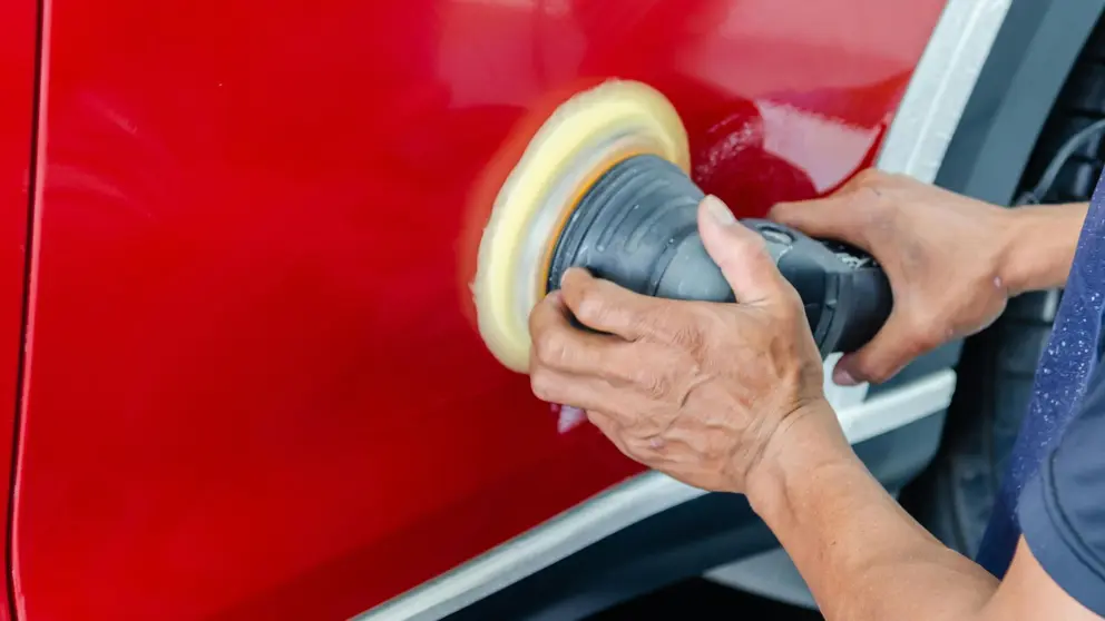 C&oacute;mo pintar rayones en un autom&oacute;vil despu&eacute;s de un accidente o peque&ntilde;os da&ntilde;os