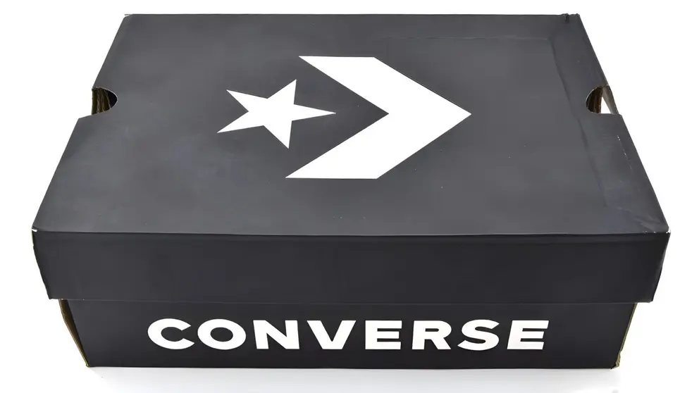 Caja de botas Converse