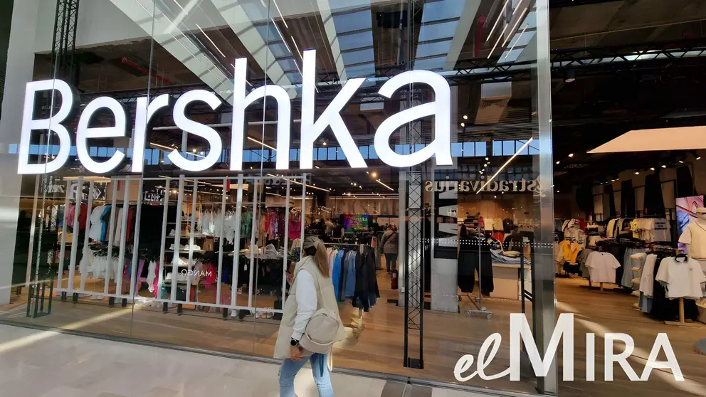 Bershka en Centro Comercial Lagoh de Sevilla - El MIRA