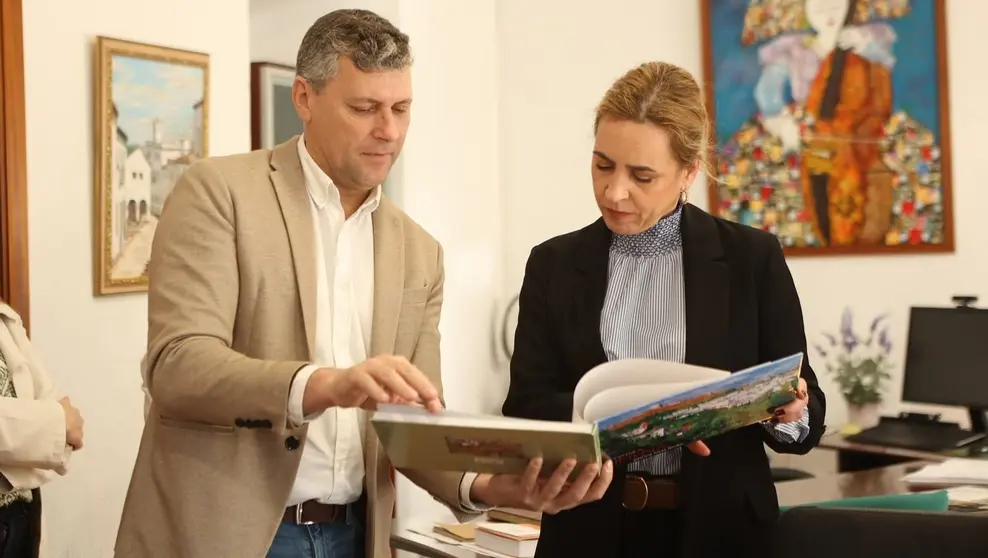 Almudena Mart&iacute;nez, durante su visita a Jimena