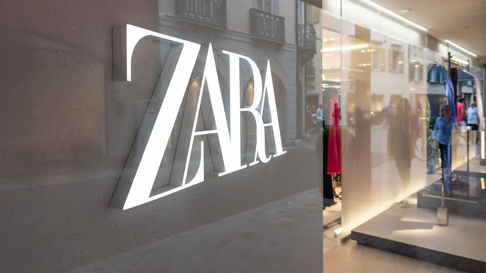 Tienda de Zara en centro comercial - El MIRA