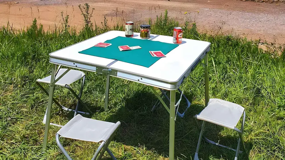 Conjunto de mesa y taburetes plegables de camping 7HOUSE de Carrefour
