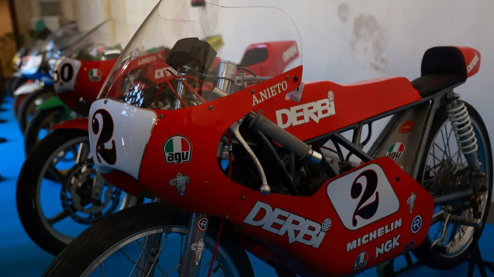 Exposici&oacute;n de motos cl&aacute;sicas en los Claustros de Santo Domingo | Cristo Garc&iacute;a