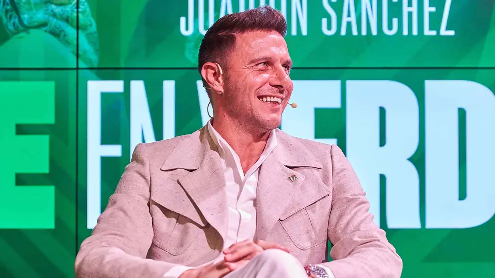 Joaqu&iacute;n S&aacute;nchez durante el encuentro 'Arte en Verdiblanco' | Salvador L&oacute;pez Medina para El MIRA