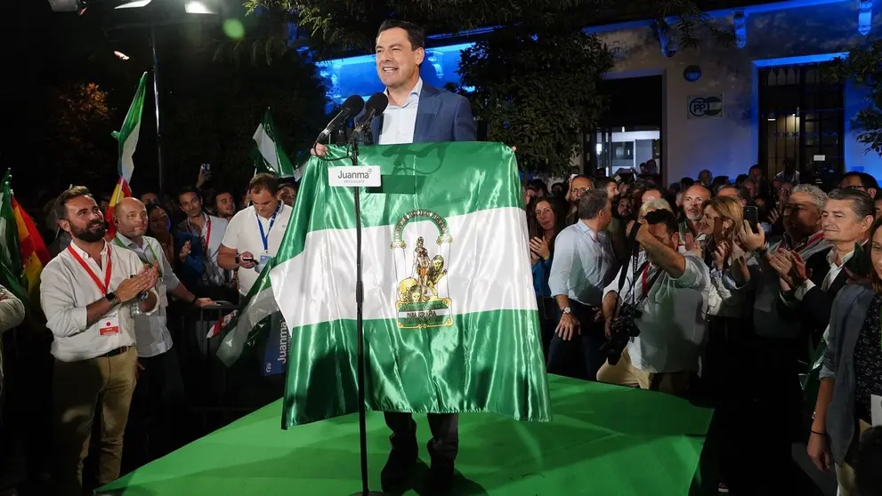 El presidente de la Junta de Andaluc&iacute;a Juanma Moreno tras ganar los comicios de 2022