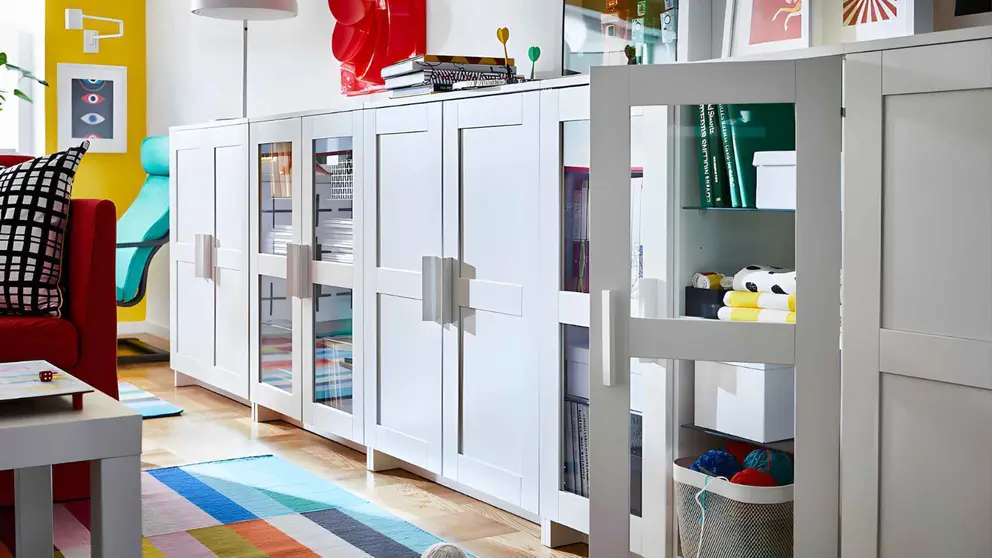 Armario con puertas BRIMNES de Ikea