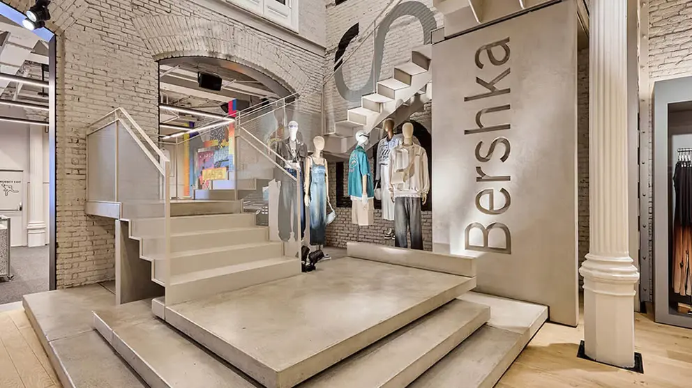 Bershka con su tienda en Portal de l'&Agrave;ngel