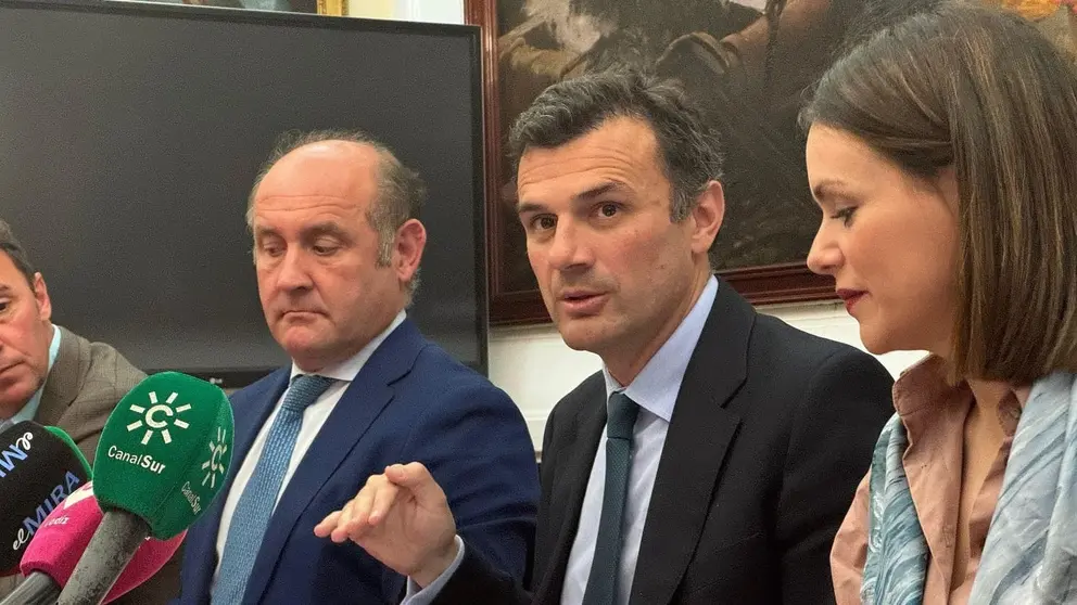 Bruno Garc&iacute;a, junto a Juancho Ortiz y Beatriz Gandullo | Rafa Dom&iacute;nguez