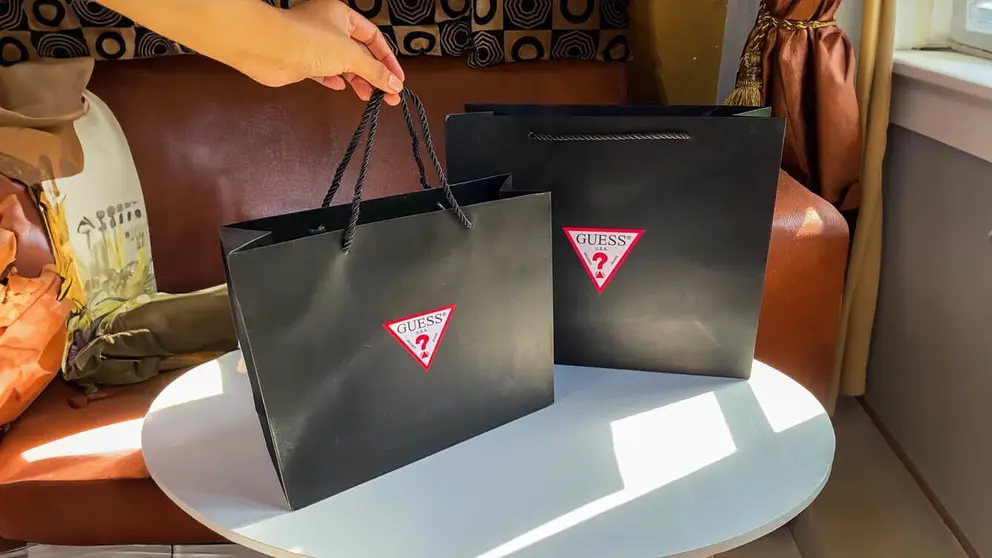 Bolsas de compras de Guess