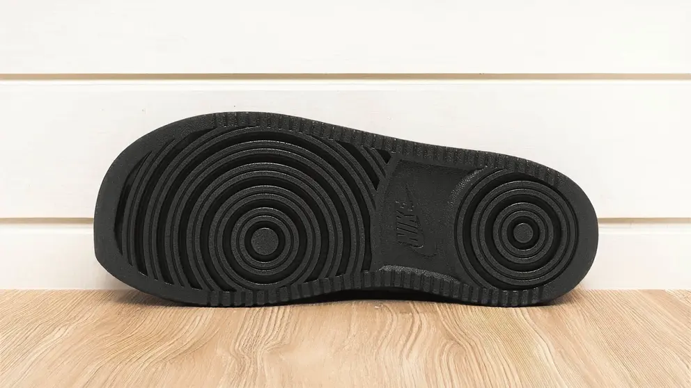 Luce con elegancia y comodidad las sandalias de Nike m&aacute;s atrevidas para esta primavera