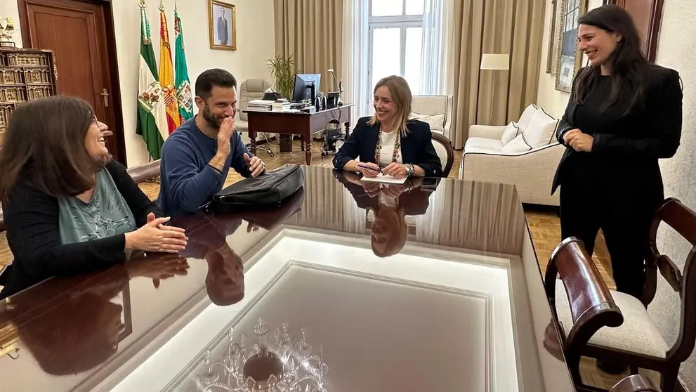 La presidenta de la Diputaci&oacute;n Almudena Mart&iacute;nez ha presidido la reuni&oacute;n