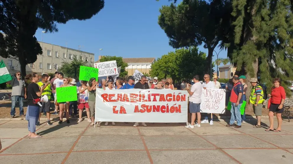Manifestaci&oacute;n de vecinos de la barriada de La Asunci&oacute;n en Jerez