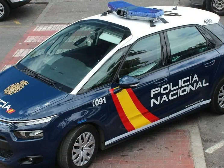 Un coche de la Polic&iacute;a Nacional