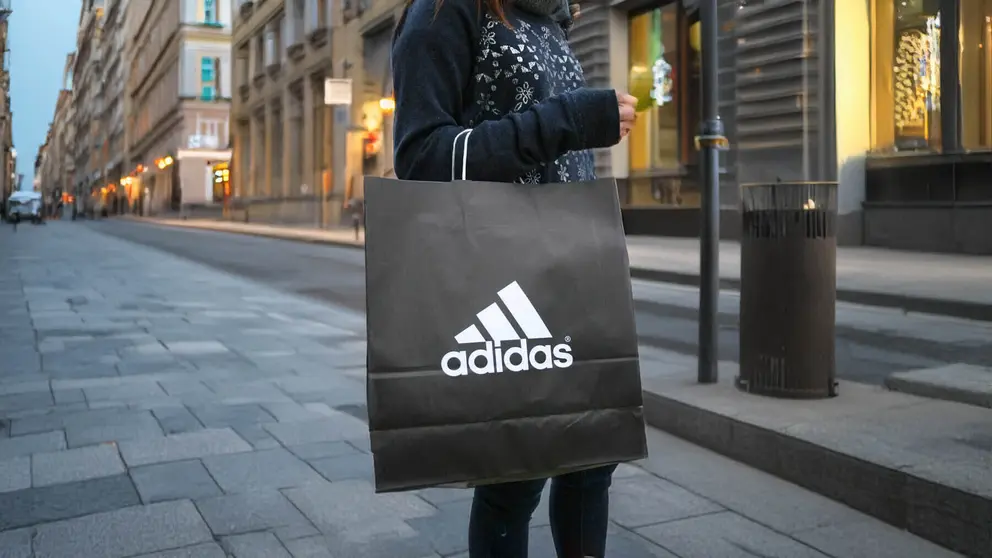 Estas sudaderas de Adidas te ayudar&aacute;n a seguir estando c&oacute;moda mientras las temperaturas descienden ligeramente con la llegada del anochecer