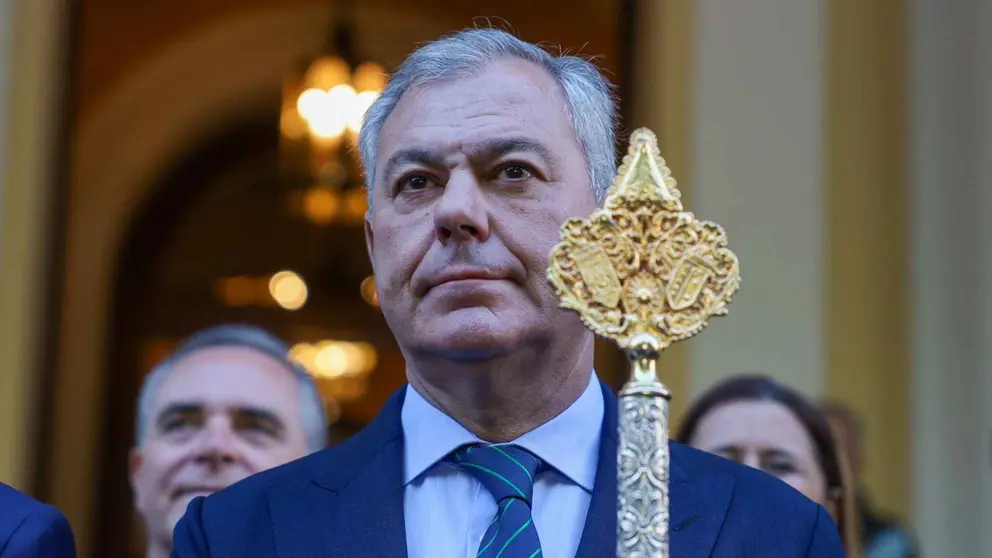 Jos&eacute; Luis Sanz en la despedida de la hermandad del Roc&iacute;o de Sevilla en el Ayuntamiento | Foto: Twitter (X)
