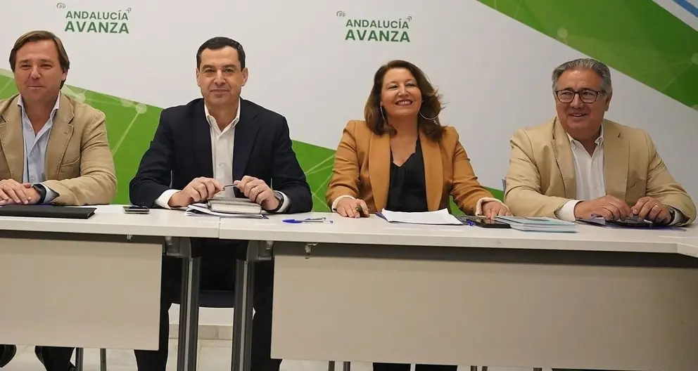 Juanma Moreno prepara la estrategia para las elecciones europeas