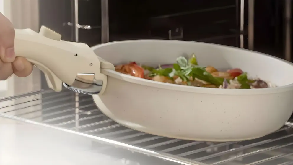 Juego de utensilios de cocina antiadherentes Carote de Amazon