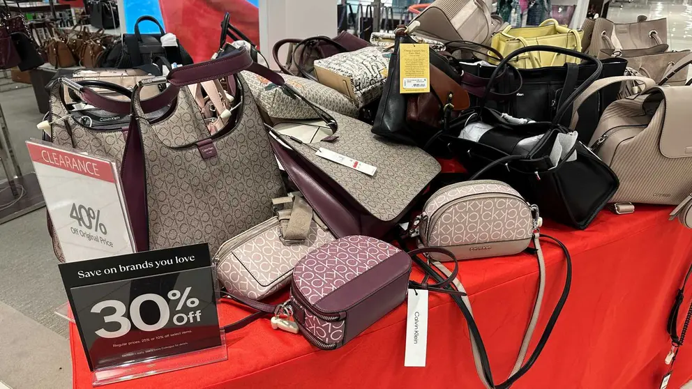 Bolsos en tienda Calvin Klein