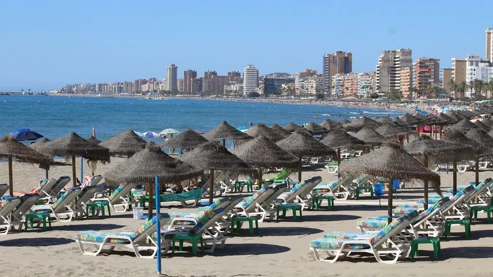 Imagen de una playa de Fuengirola