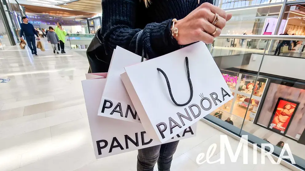 Clienta de la joyer&iacute;a Pandora