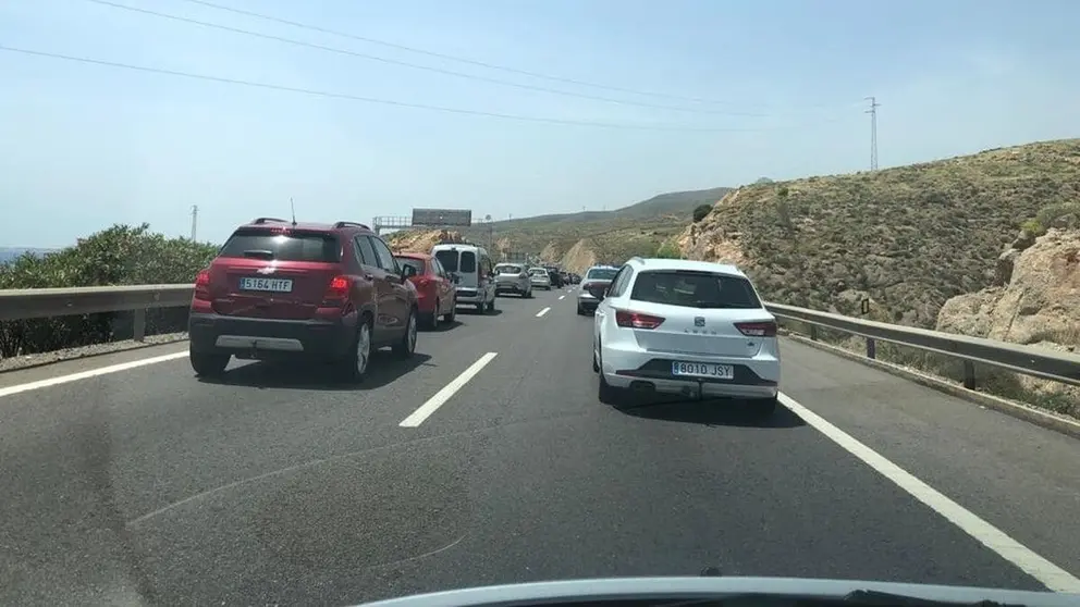 La A-7 ha venido soportando retenciones kilom&eacute;tricas a la altura de Almer&iacute;a