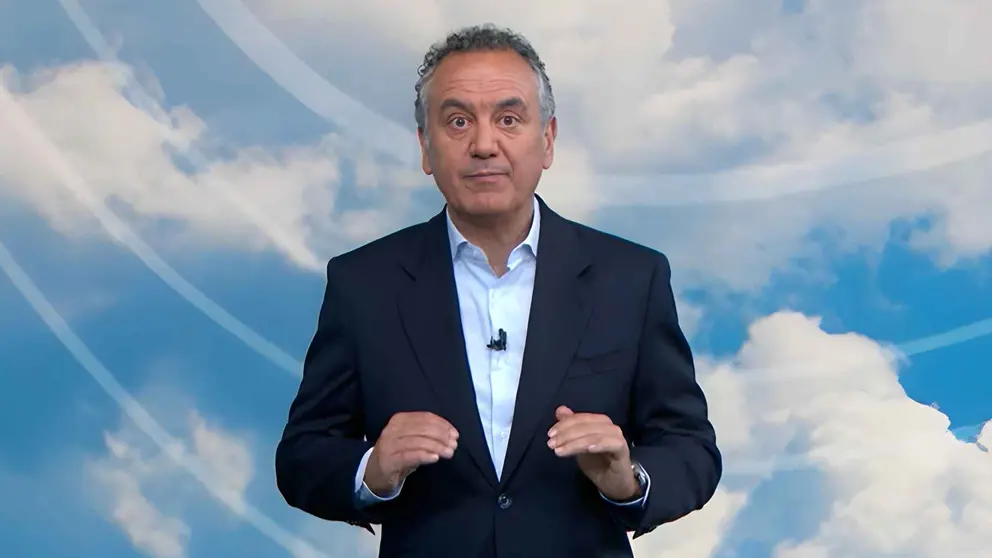 Roberto Brasero, meteor&oacute;logo de Antena 3, da la previsi&oacute;n del tiempo