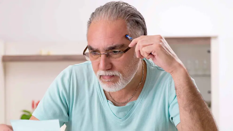 Un pensionista de la Seguridad Social preocupado por el estado de su pensi&oacute;n