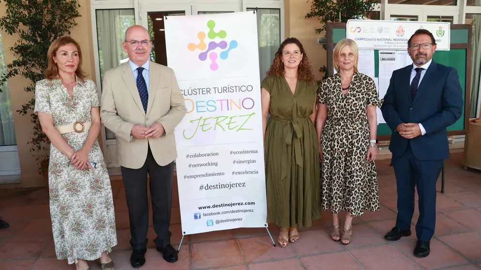 Entrega de reconocimientos del Cl&uacute;ster Tur&iacute;stico Destino Jerez | Cristo Garc&iacute;a