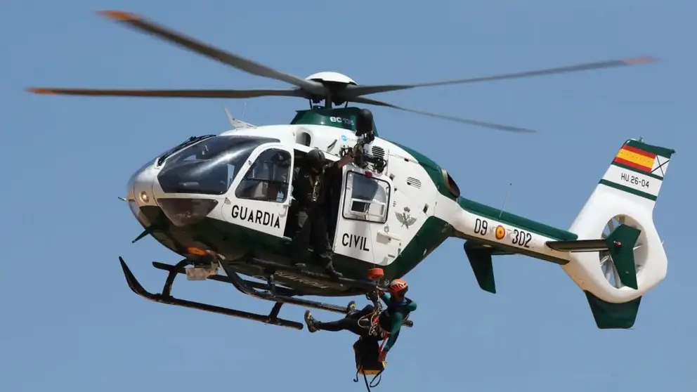 Un helic&oacute;ptero de la Guardia Civil