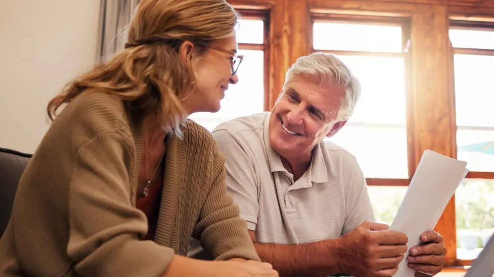 Una pareja de futuros pensionistas de la Seguridad Social