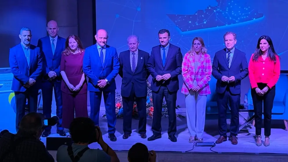 Presentaci&oacute;n de la  campa&ntilde;a de fomento de las profesiones navales 'Elige el sector naval' | Rafa Dom&iacute;nguez