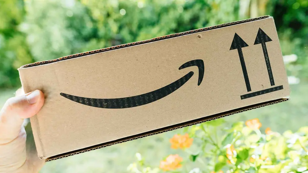 Caja con luces LED de Amazon