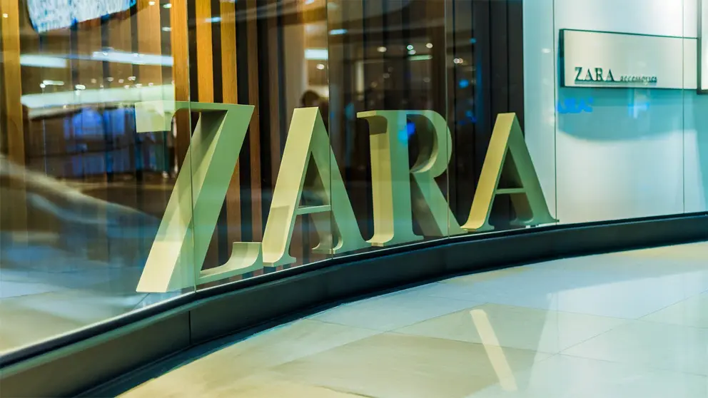 Escaparate de tienda ZARA de moda y complementos - Inditex
