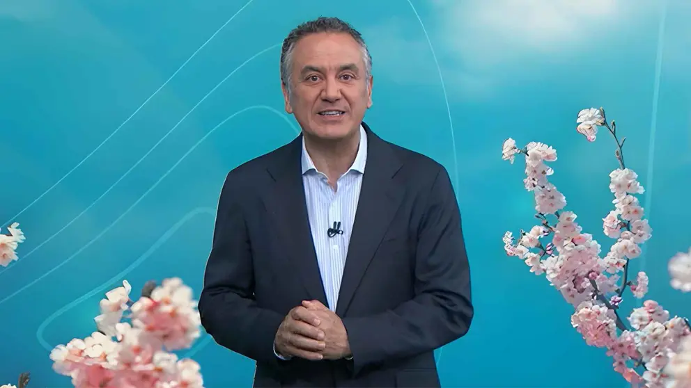 Roberto Brasero, meteor&oacute;logo de Antena 3, da la predicci&oacute;n del tiempo